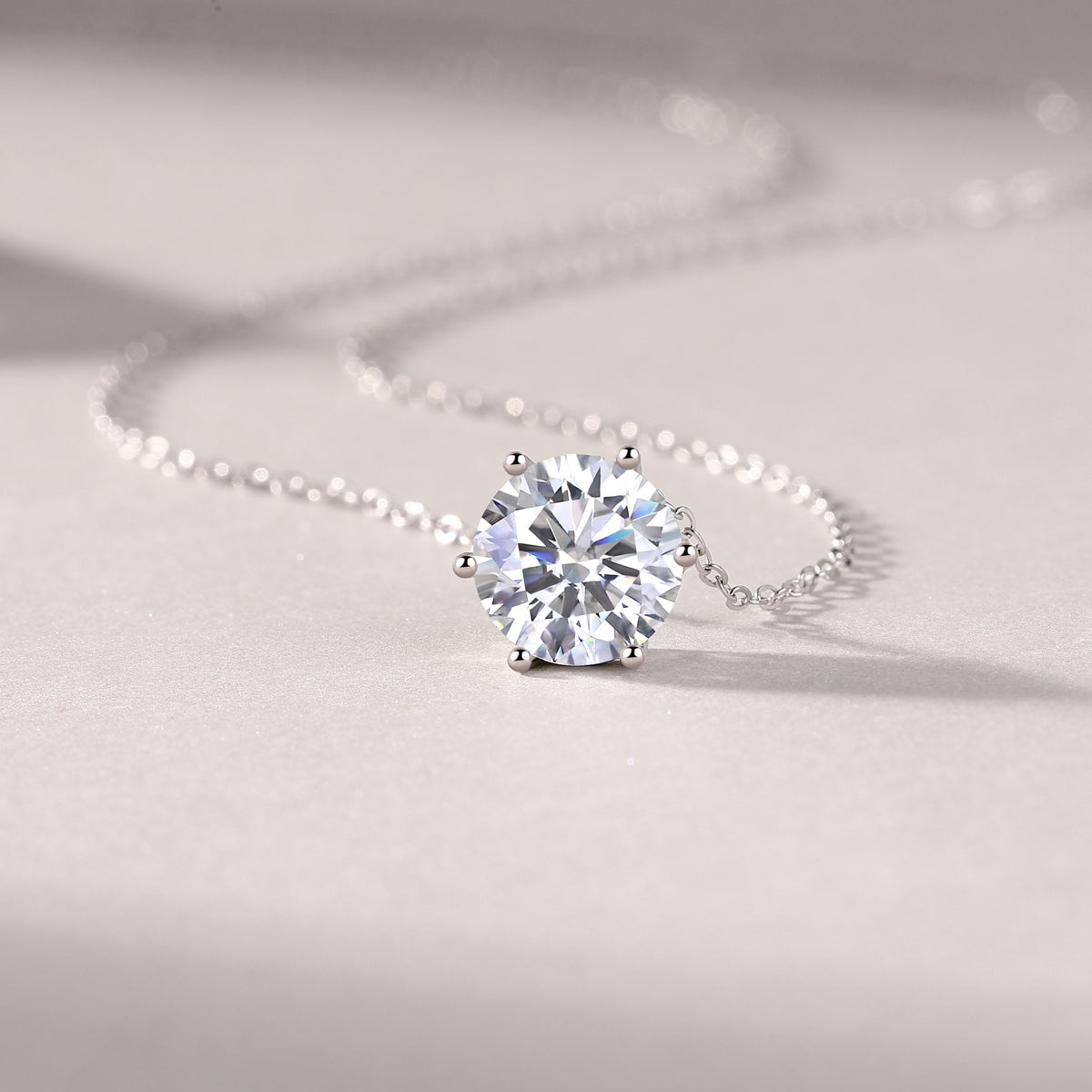1Afternoon Rose - A Fashionable And Luxurious Diamond Jewelry Pendant Set With 1-carat, 2-carat And 3-carat Moissanite S925 Sterling Silver And Platinum Plating