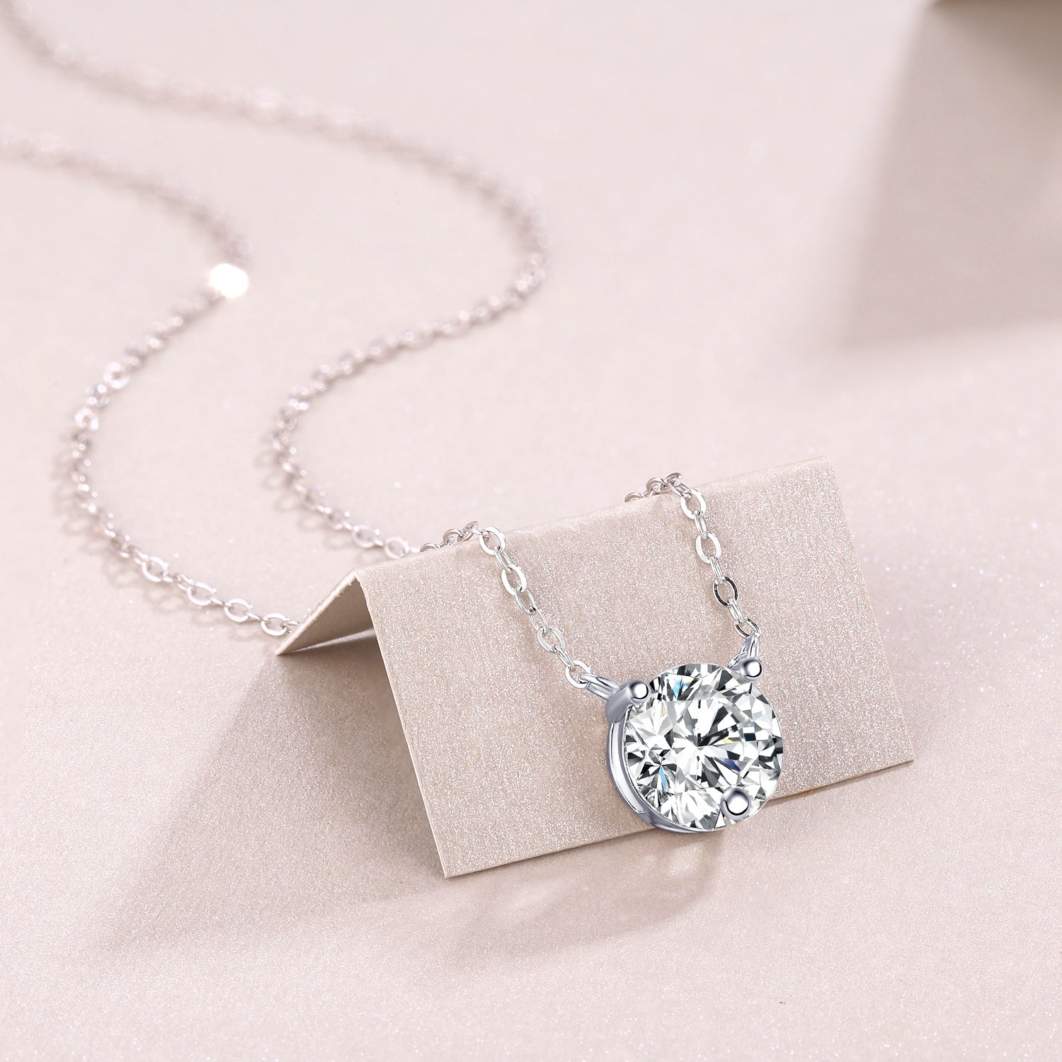 1Love Of Time - A Fashionable And Luxurious Diamond Jewelry Piece Set With 2-carat Moissan Diamond S925 Sterling Silver And Platinum-plated Pendant