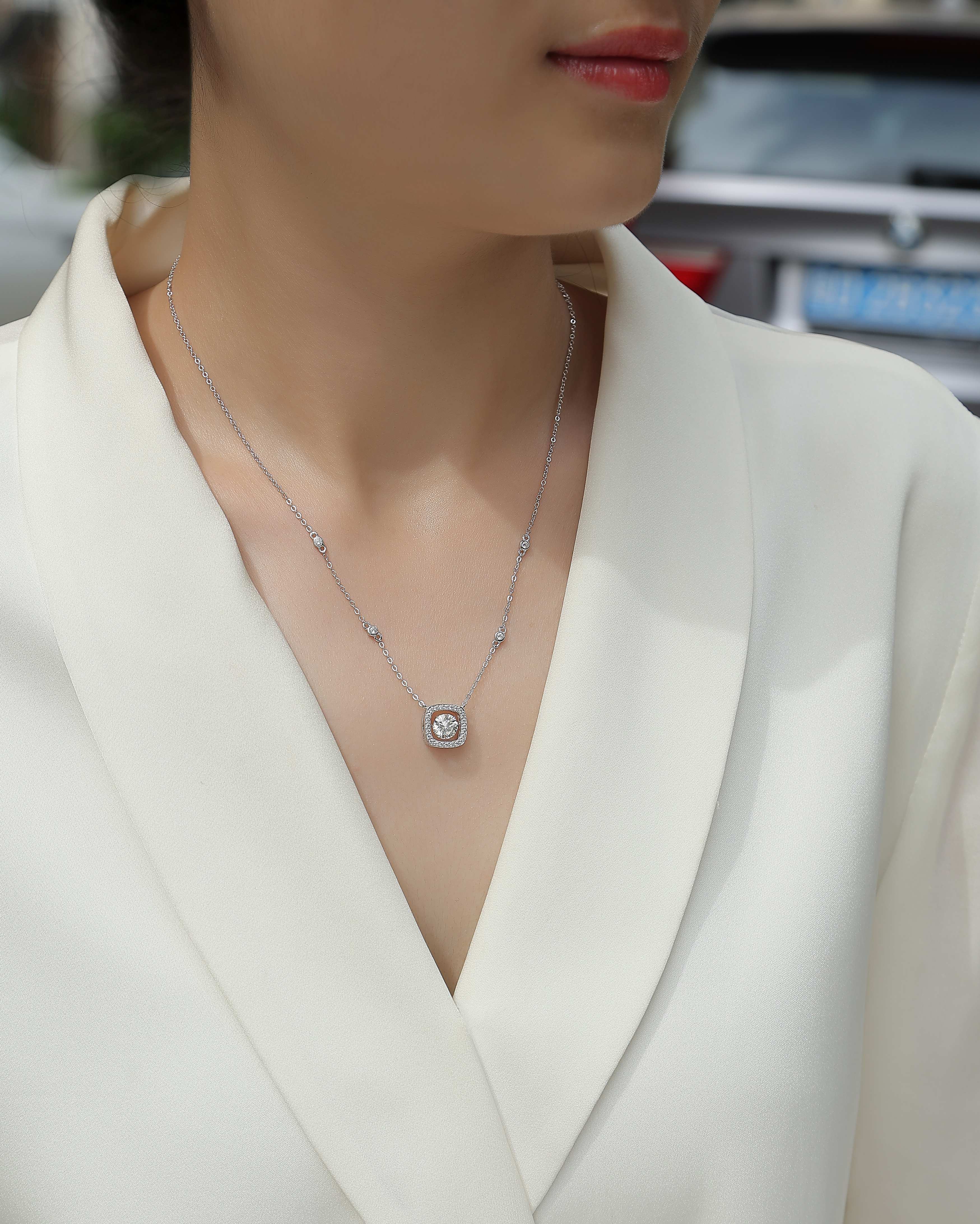 1Sweet - A Fashionable And Luxurious Diamond Jewelry Pendant Set With 1-carat Moissanite S925 Sterling Silver And Platinum Plating