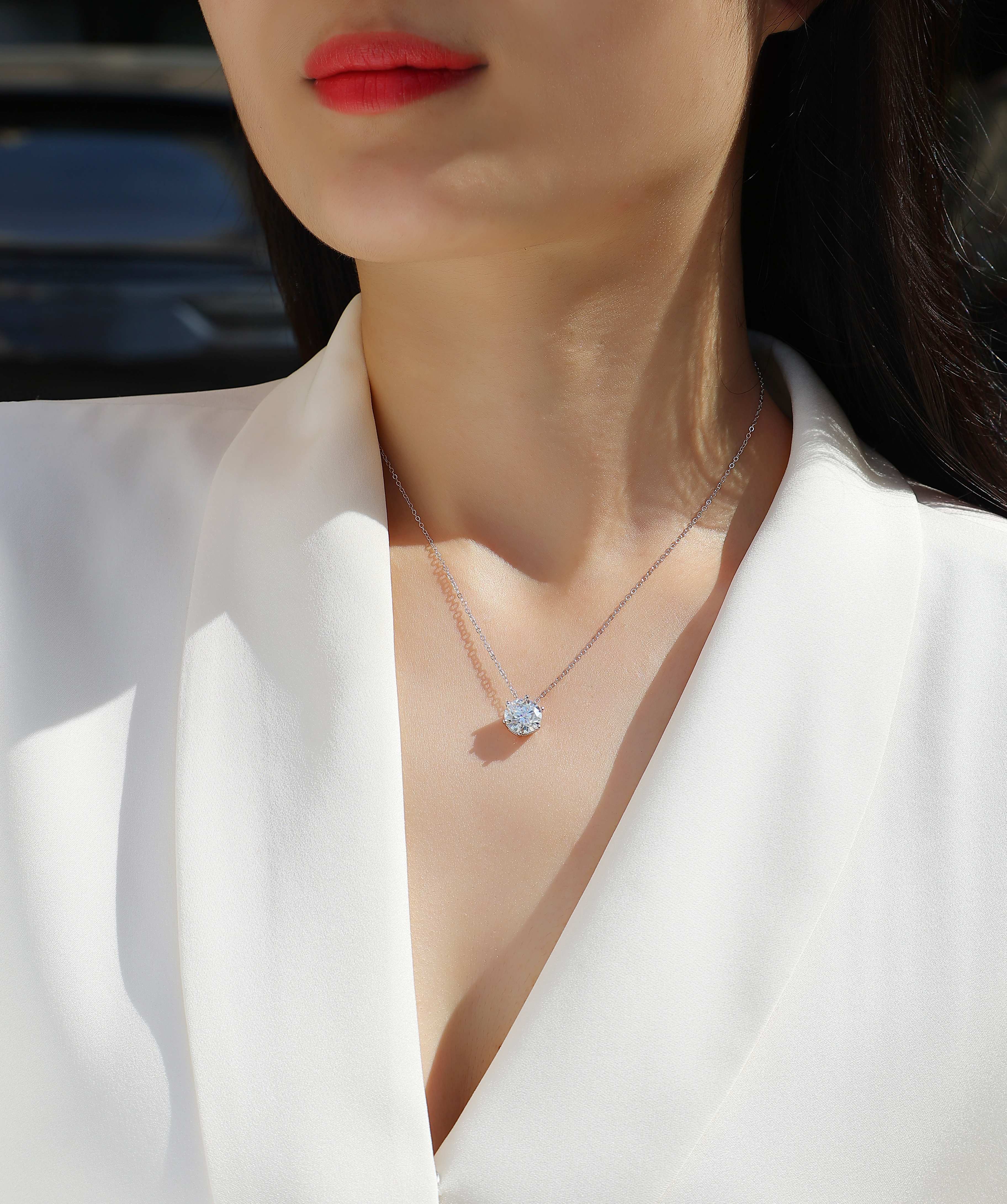 1Afternoon Rose - A Fashionable And Luxurious Diamond Jewelry Pendant Set With 1-carat, 2-carat And 3-carat Moissanite S925 Sterling Silver And Platinum Plating